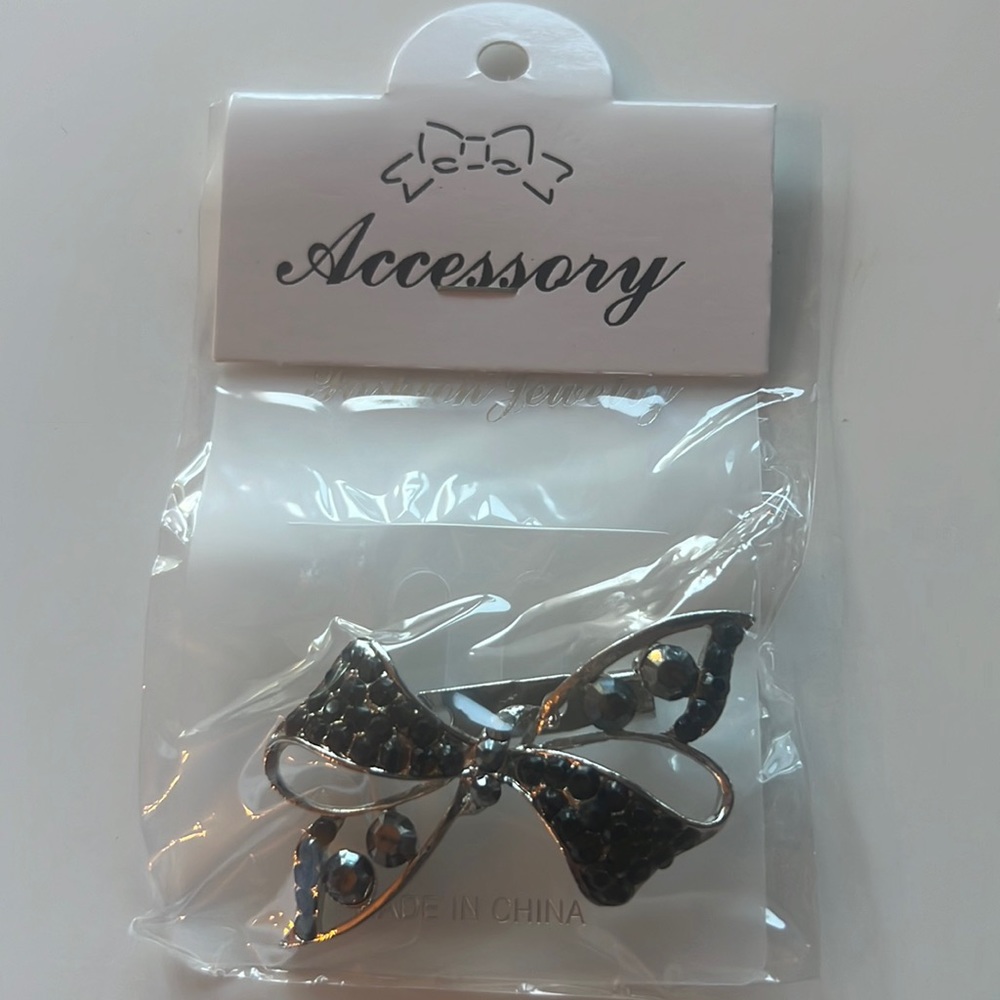 Bowfly with rhinestone in many colors